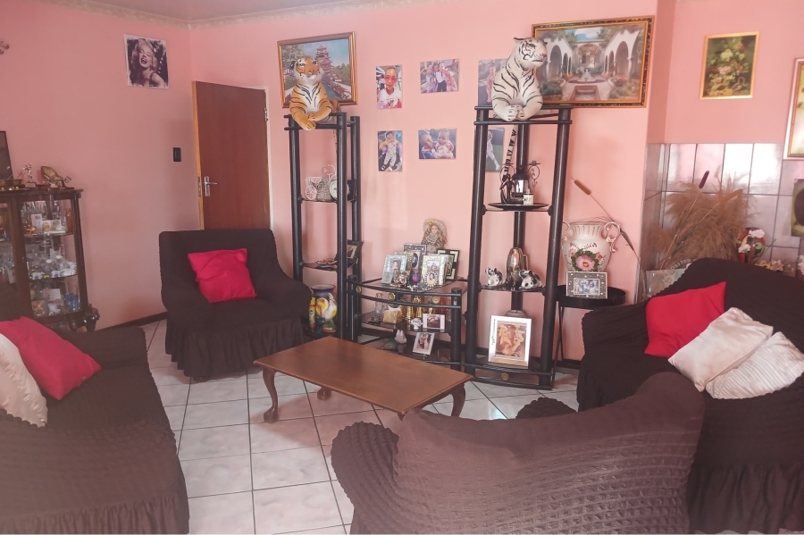 4 Bedroom Property for Sale in Roodepan Northern Cape